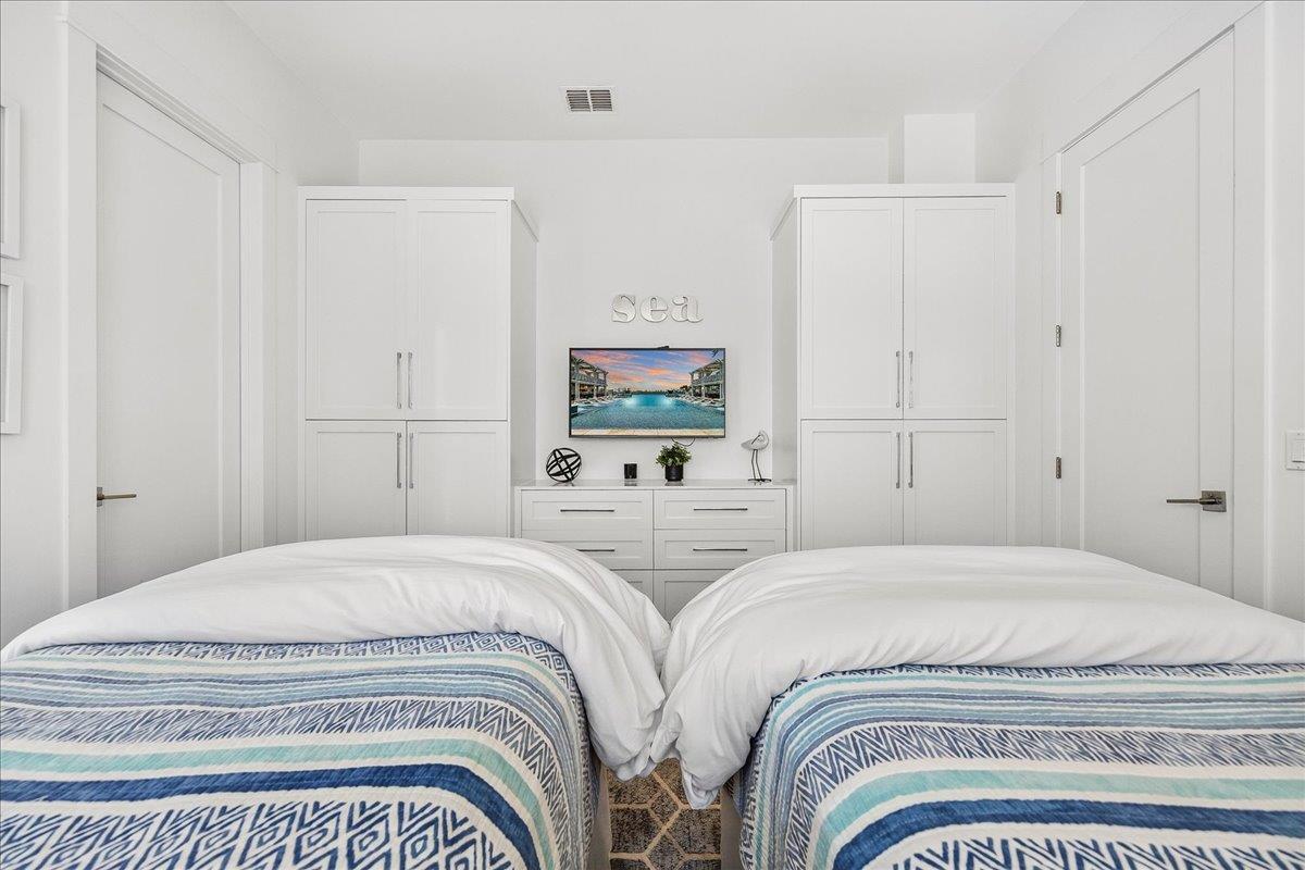 Twin Bedroom, 2nd Floor