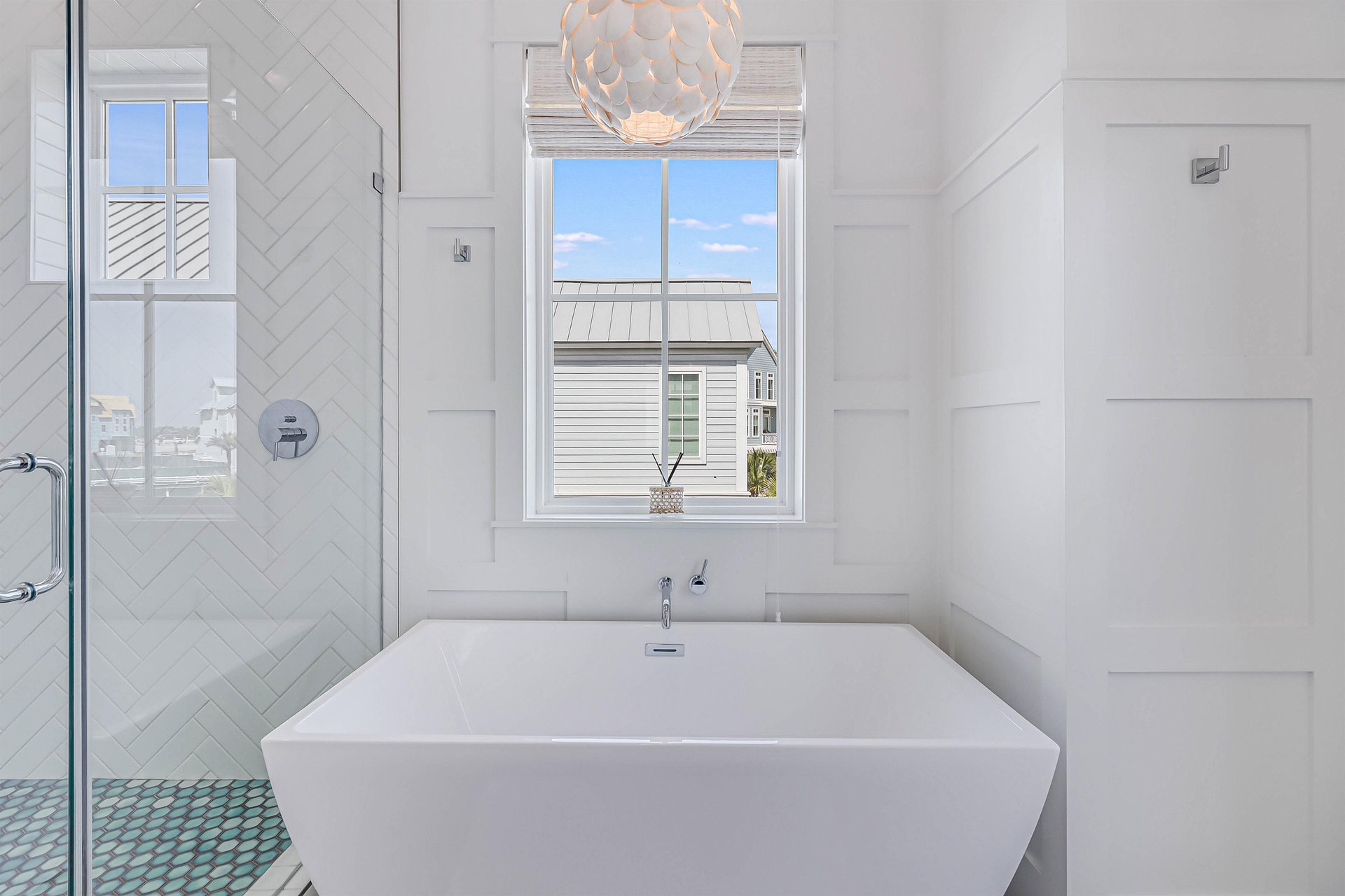 Shared Bathroom, 2nd Floor