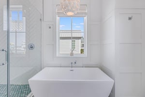 Shared Bathroom, 2nd Floor