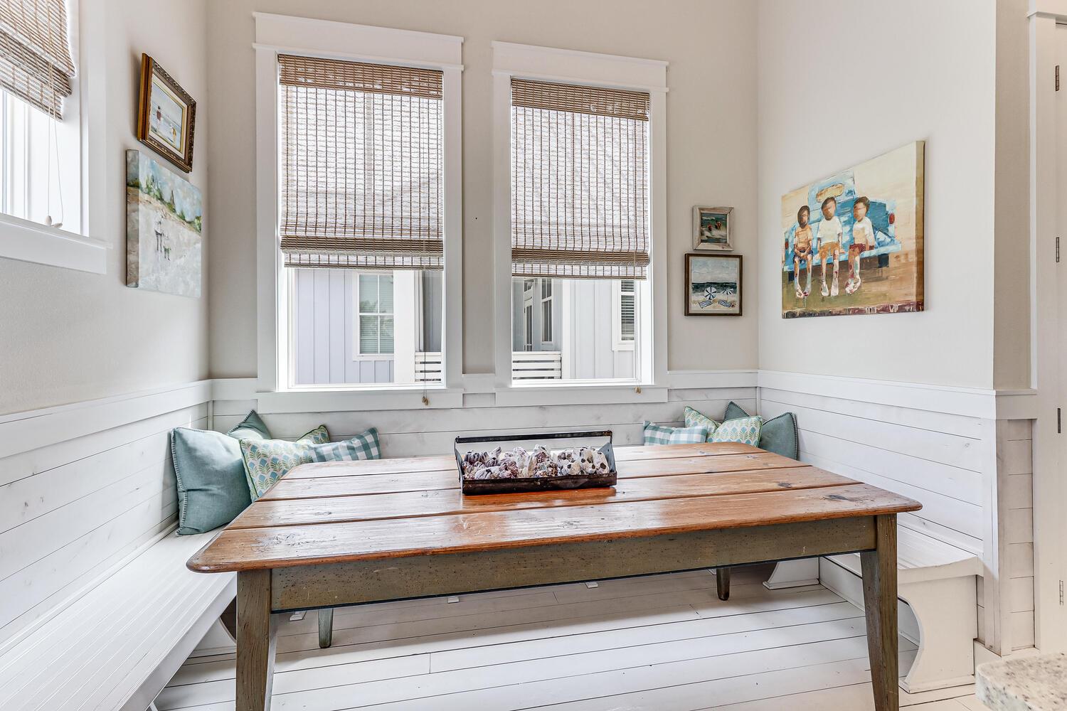 Breakfast Nook, 2nd Floor