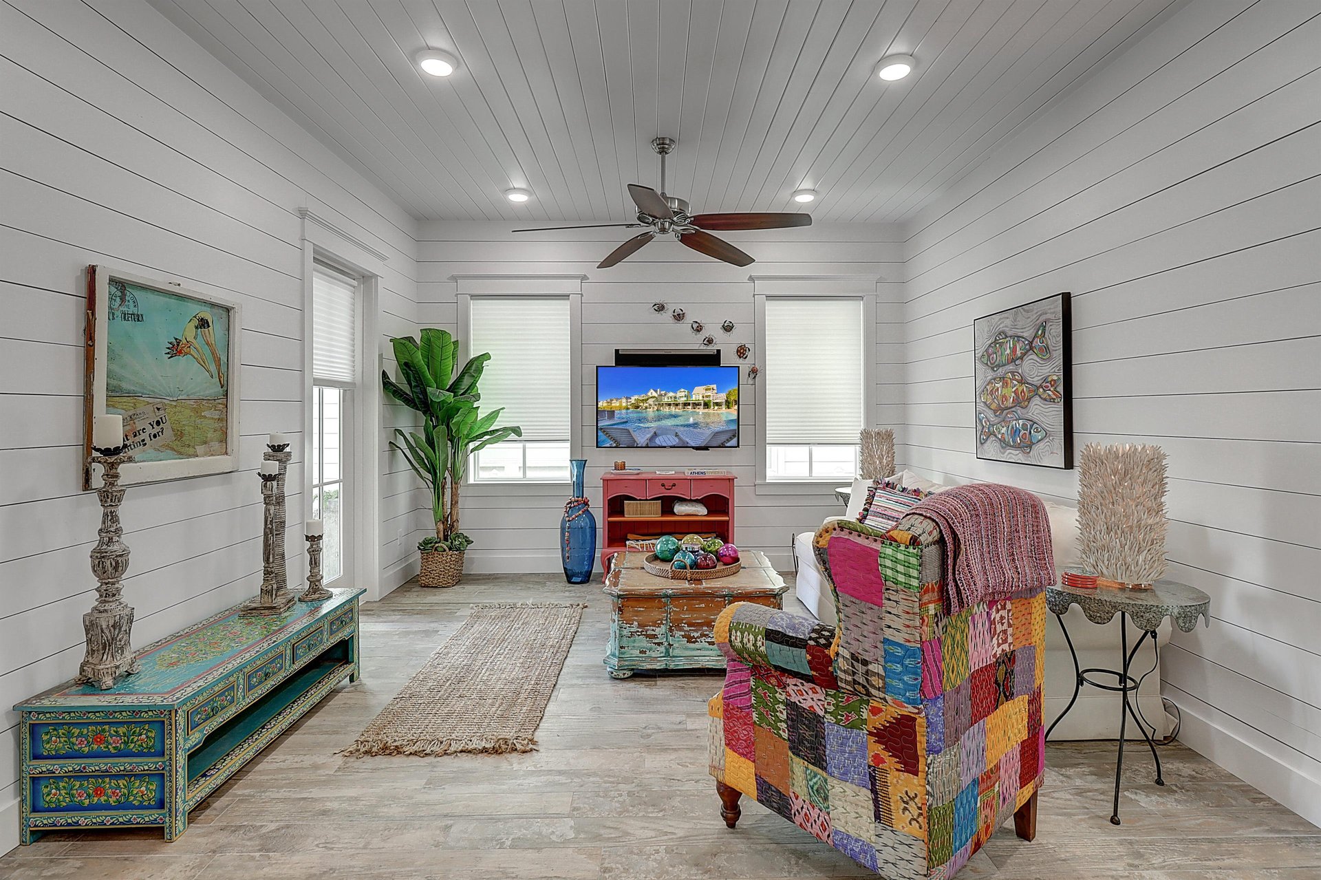 Living Room With Sleeper Sofa, 1st Floor