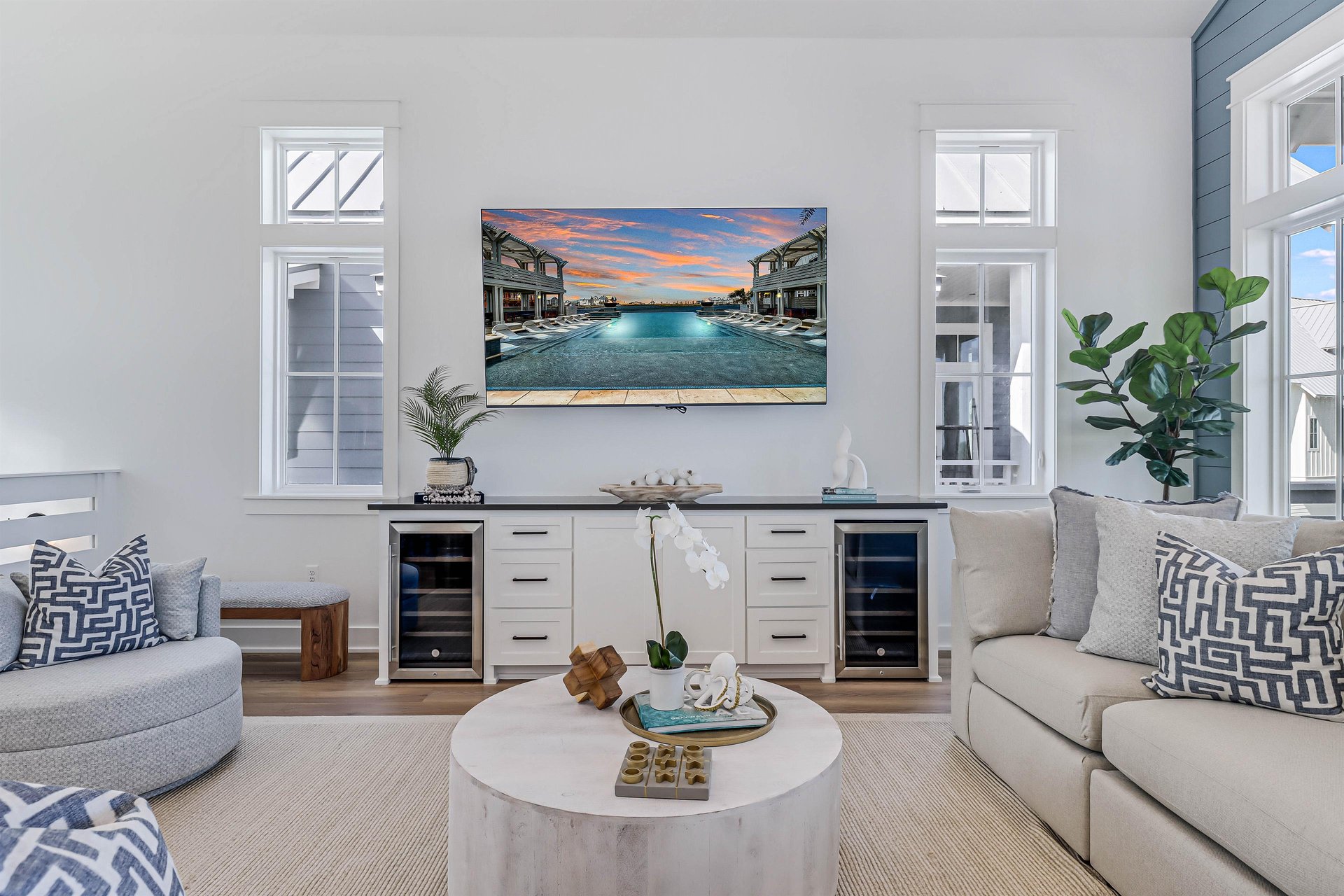 Living Area, 2nd Floor