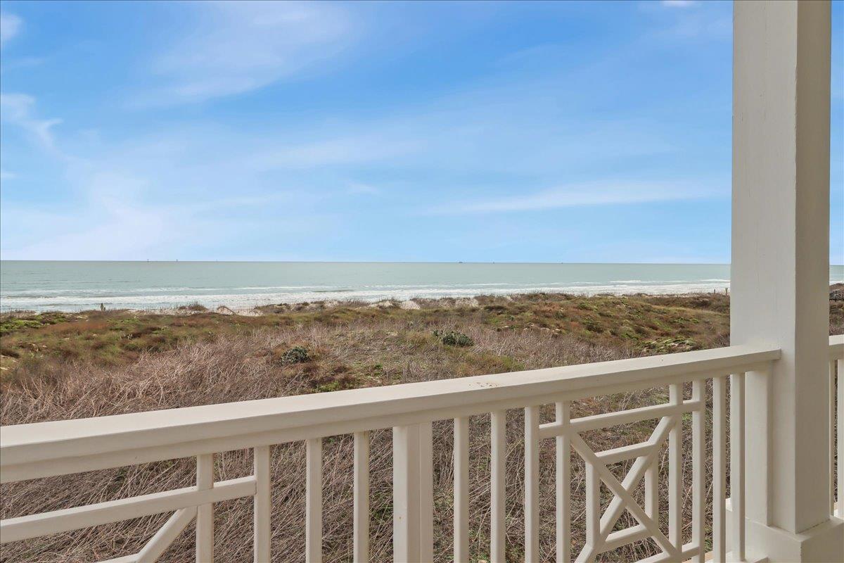 2nd Floor, Living Area Balcony View