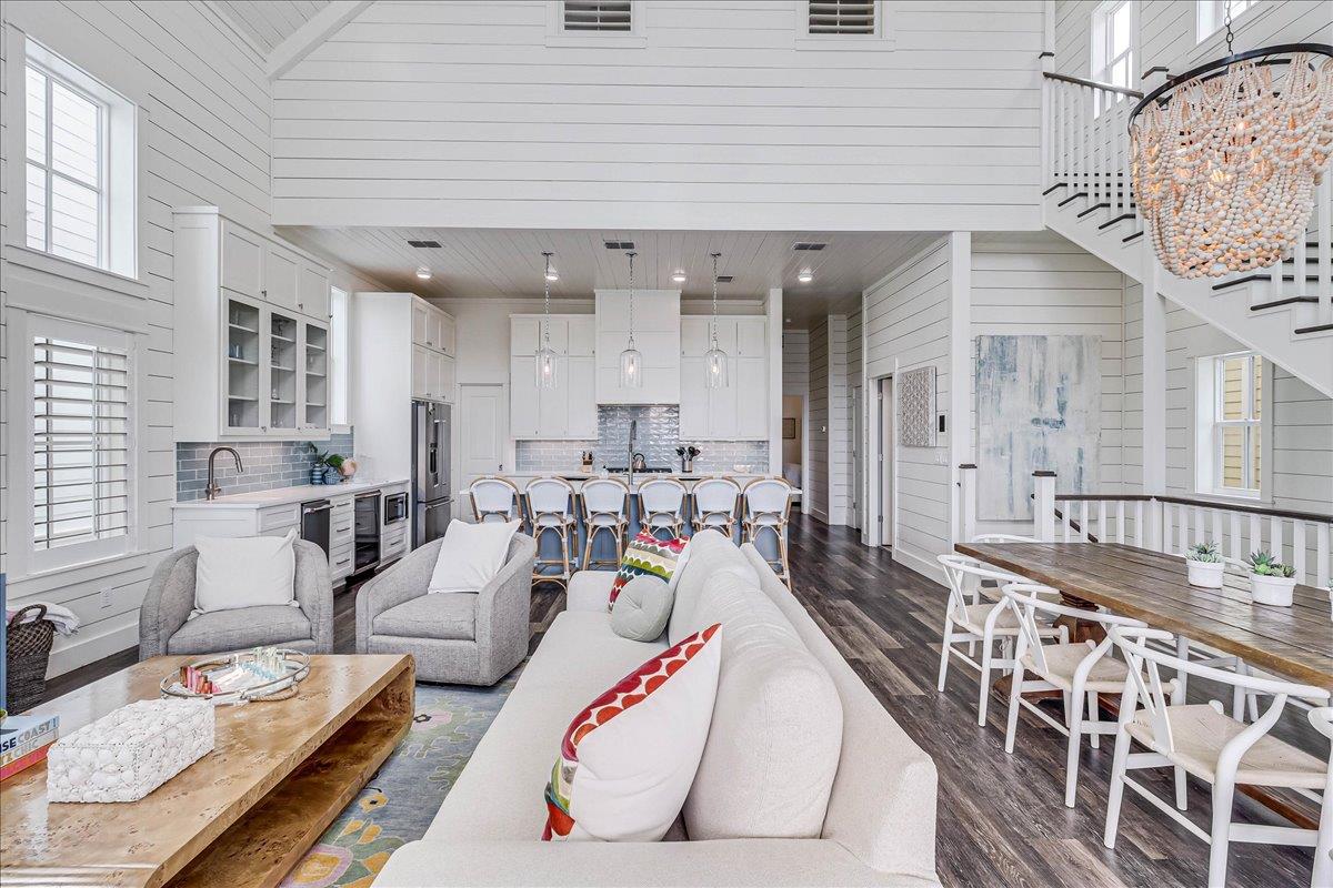 Main Living Area, 2nd Floor