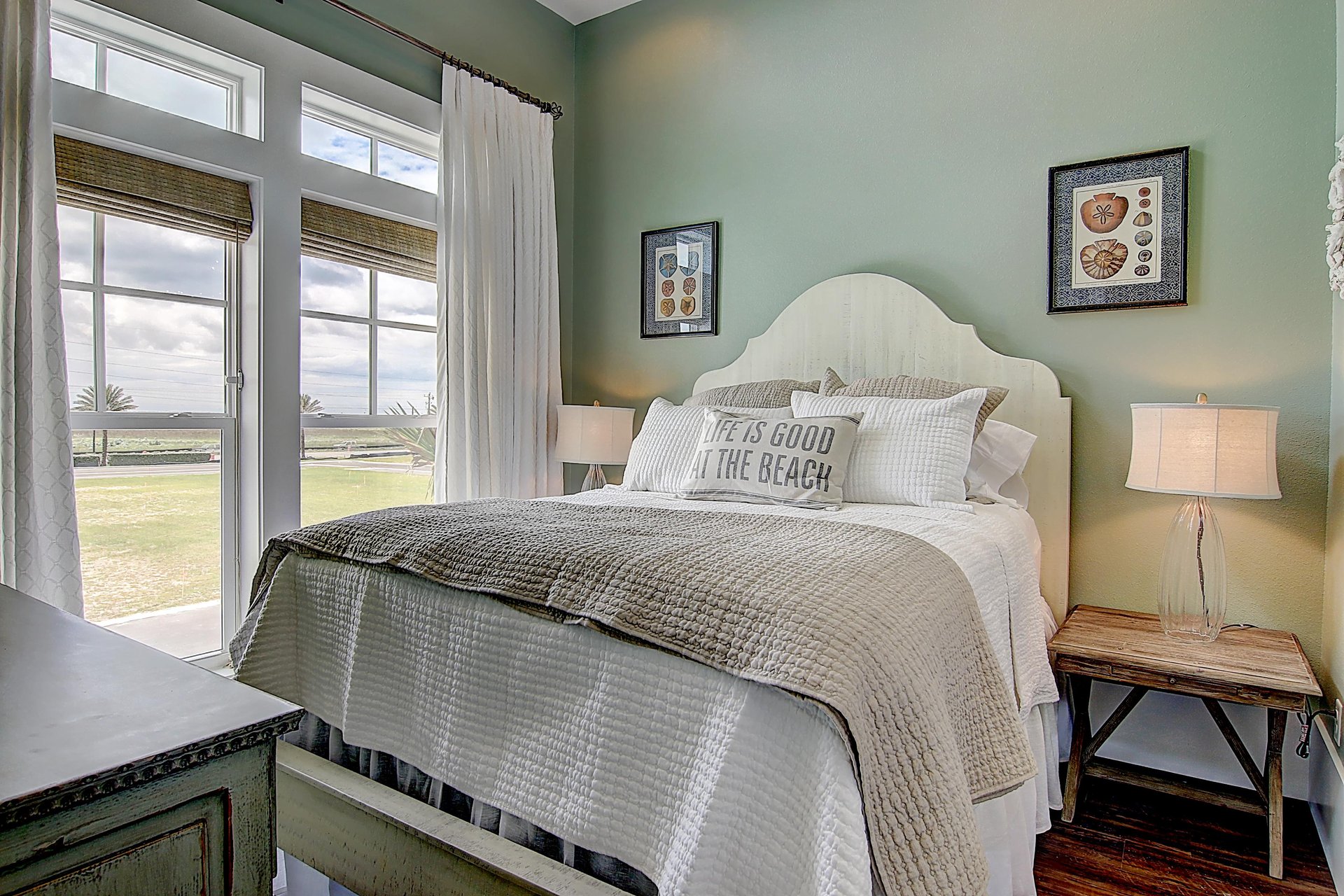 Master Queen Bedroom, 2nd Floor