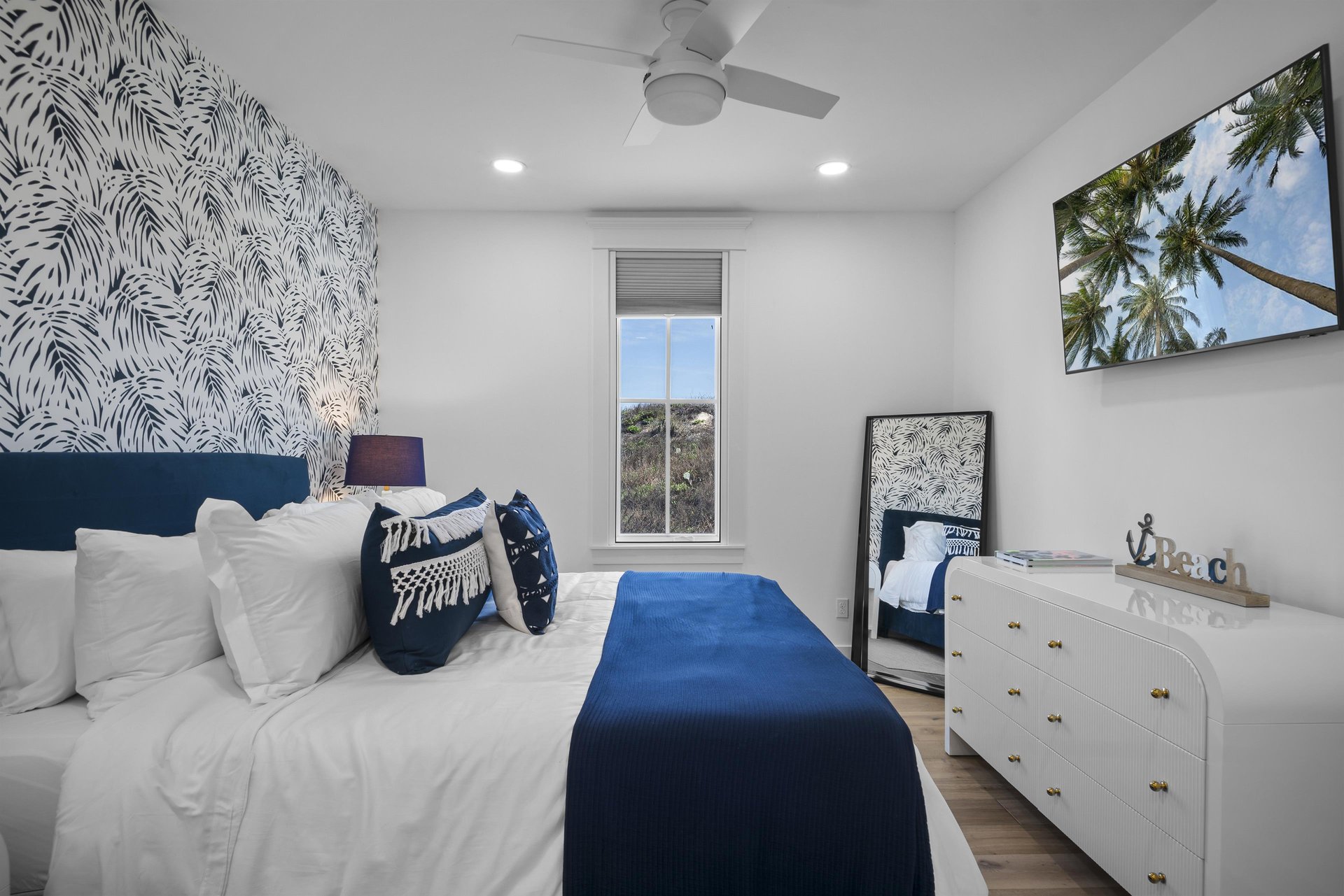 1st Floor, King Bedroom