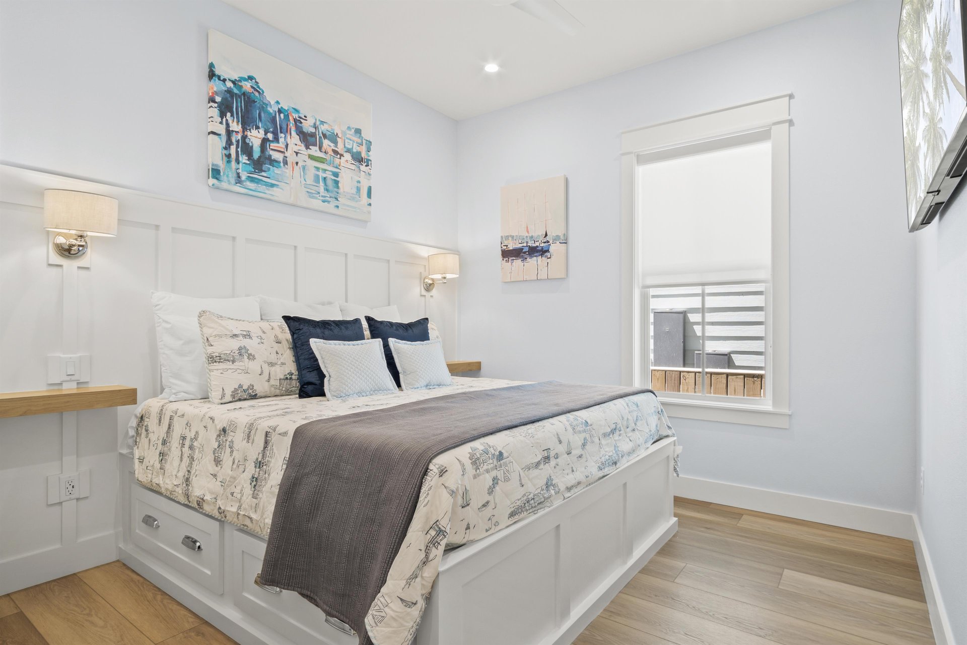 King Bedroom, 1st Floor