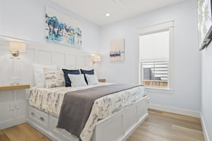 King Bedroom, 1st Floor