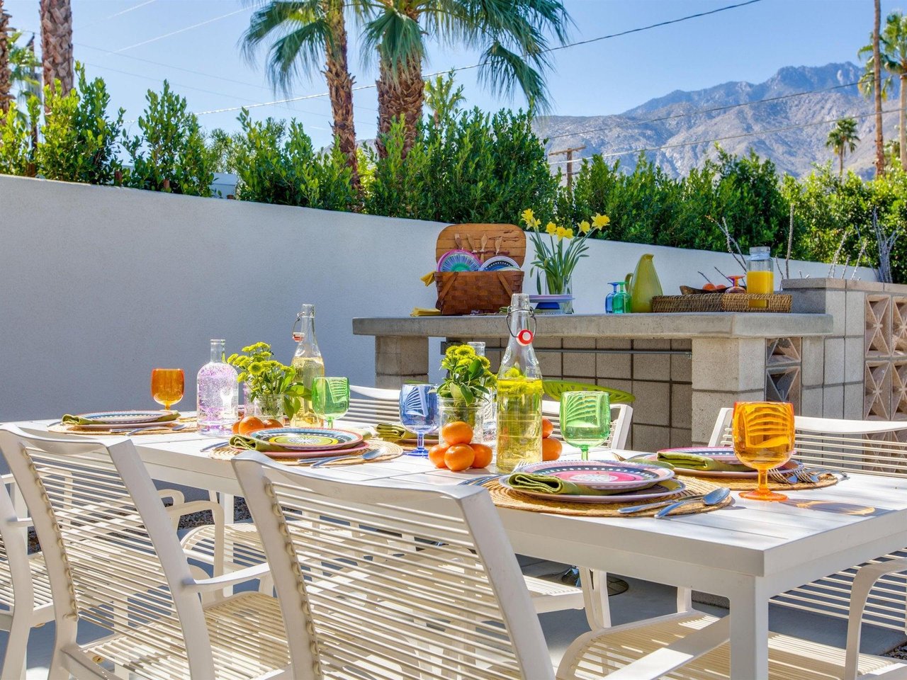 Eat al fresco