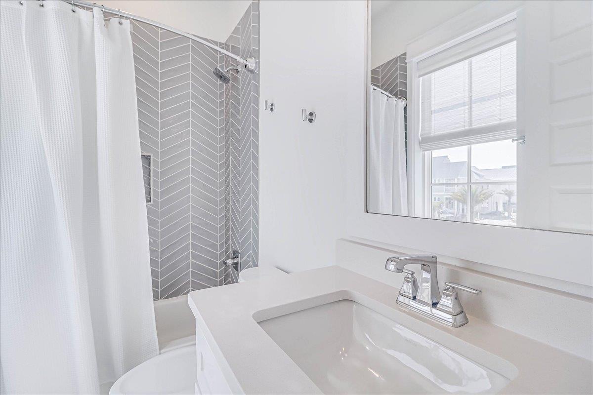 2nd Floor Twin Bunk Room with Private Bathroom