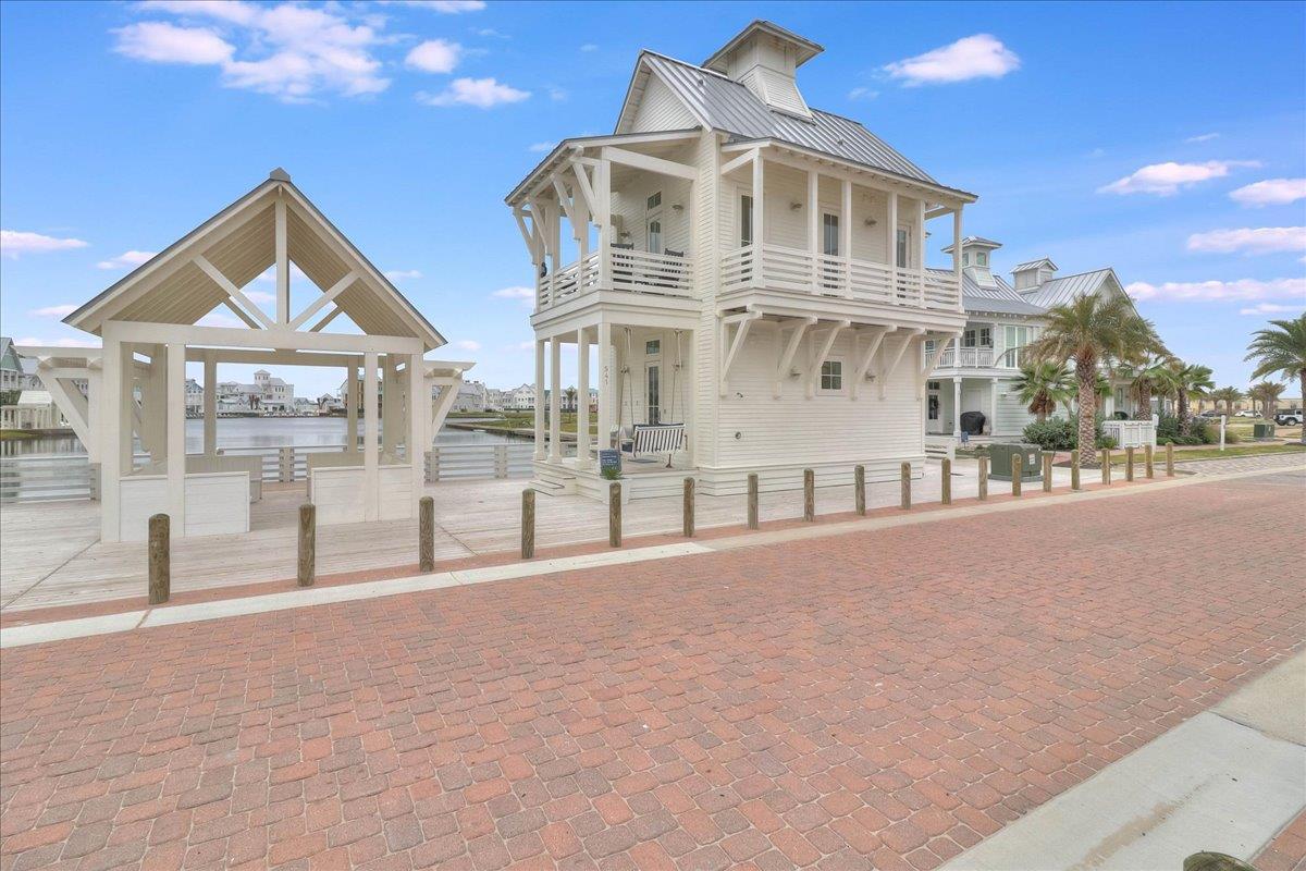 Welcome to Edgewater Escape