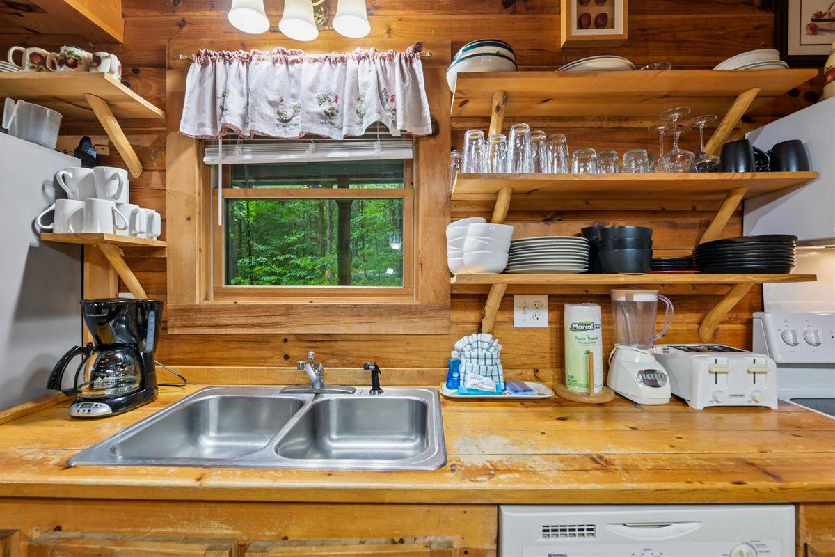 16Kitchen