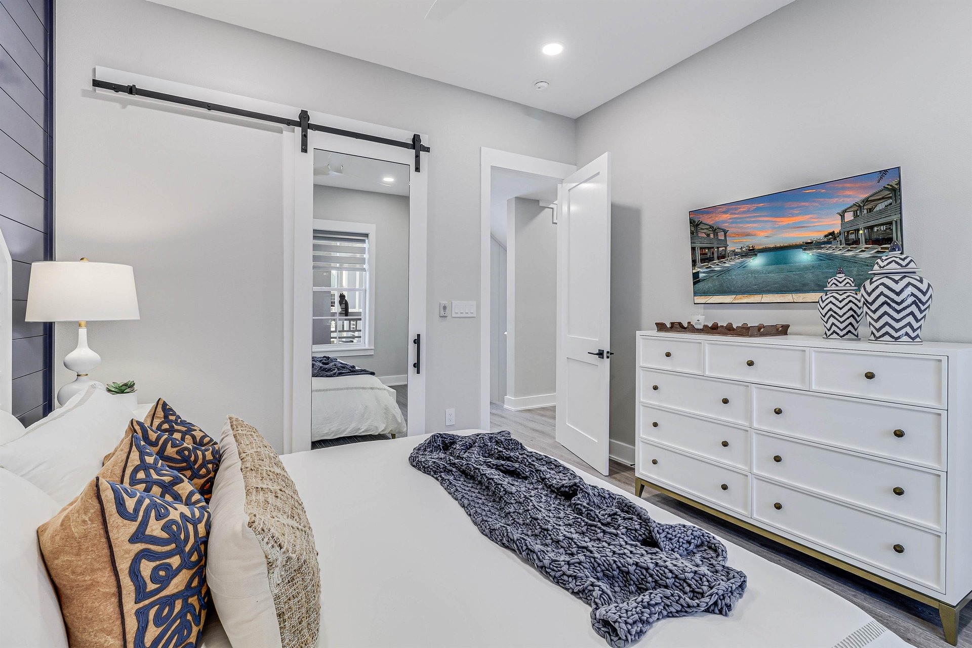 Blue King Suite, 2nd Floor