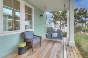 Entry Way Deck, 1st Floor