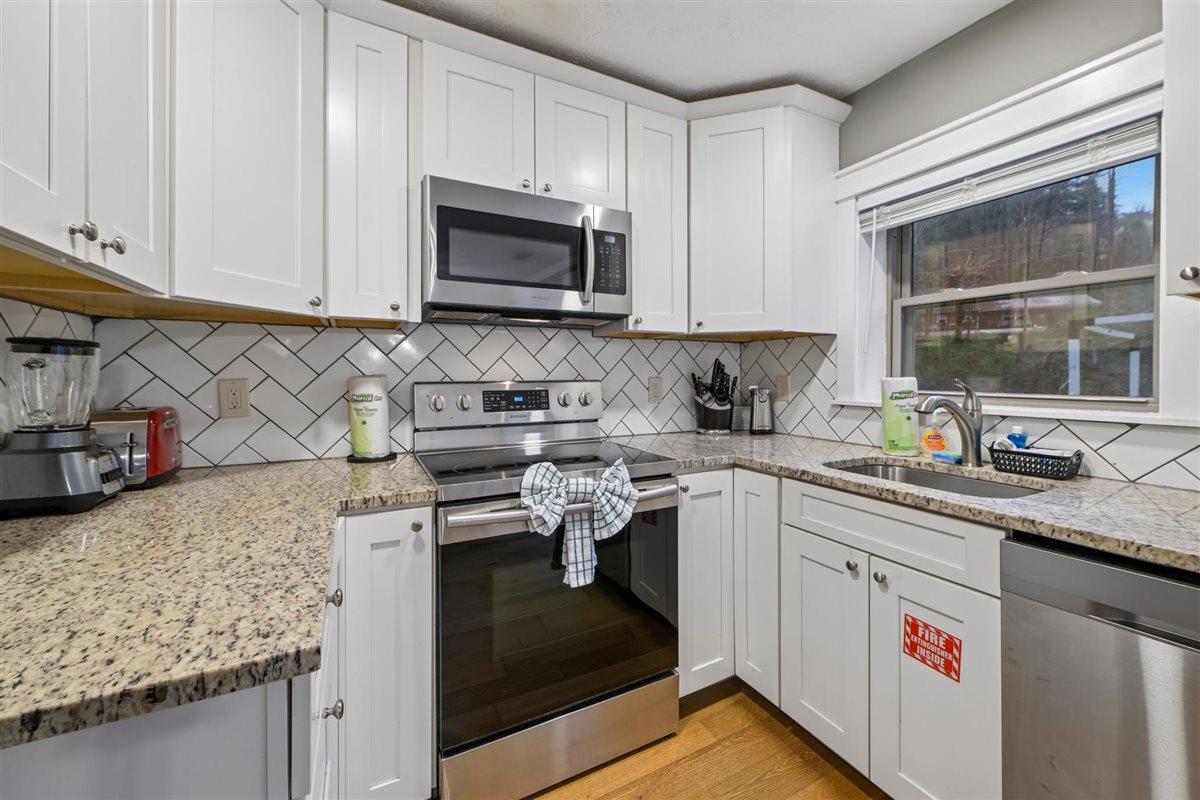 23Kitchen