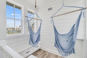 3rd Floor Perch with Lake View