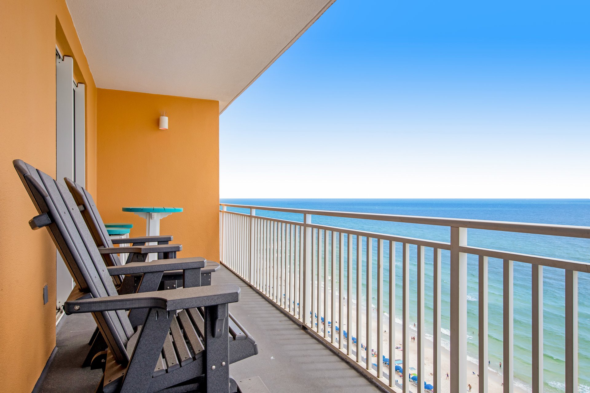 Splash Resort 1101W 37