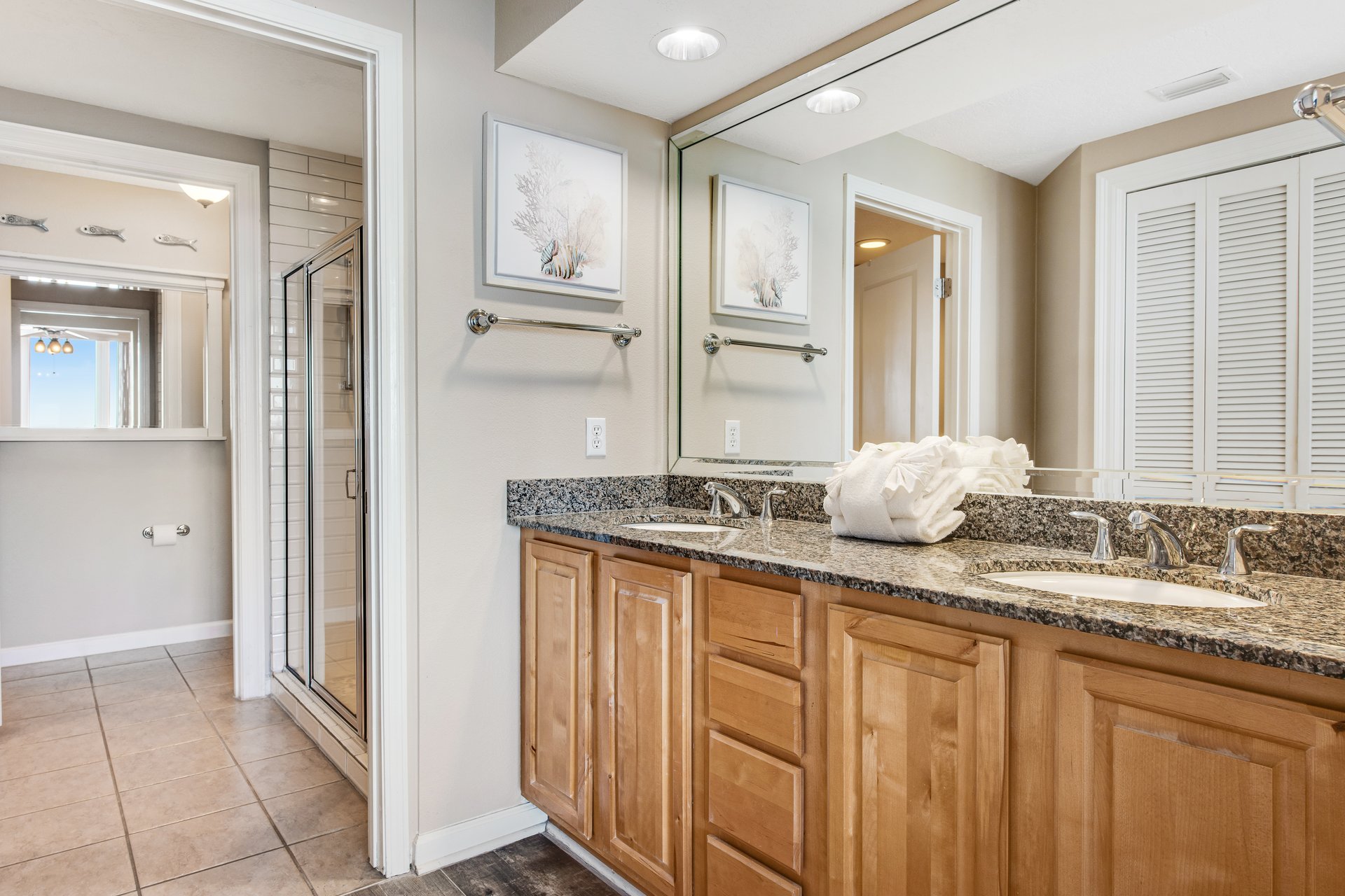 The Colonnades 1503 12