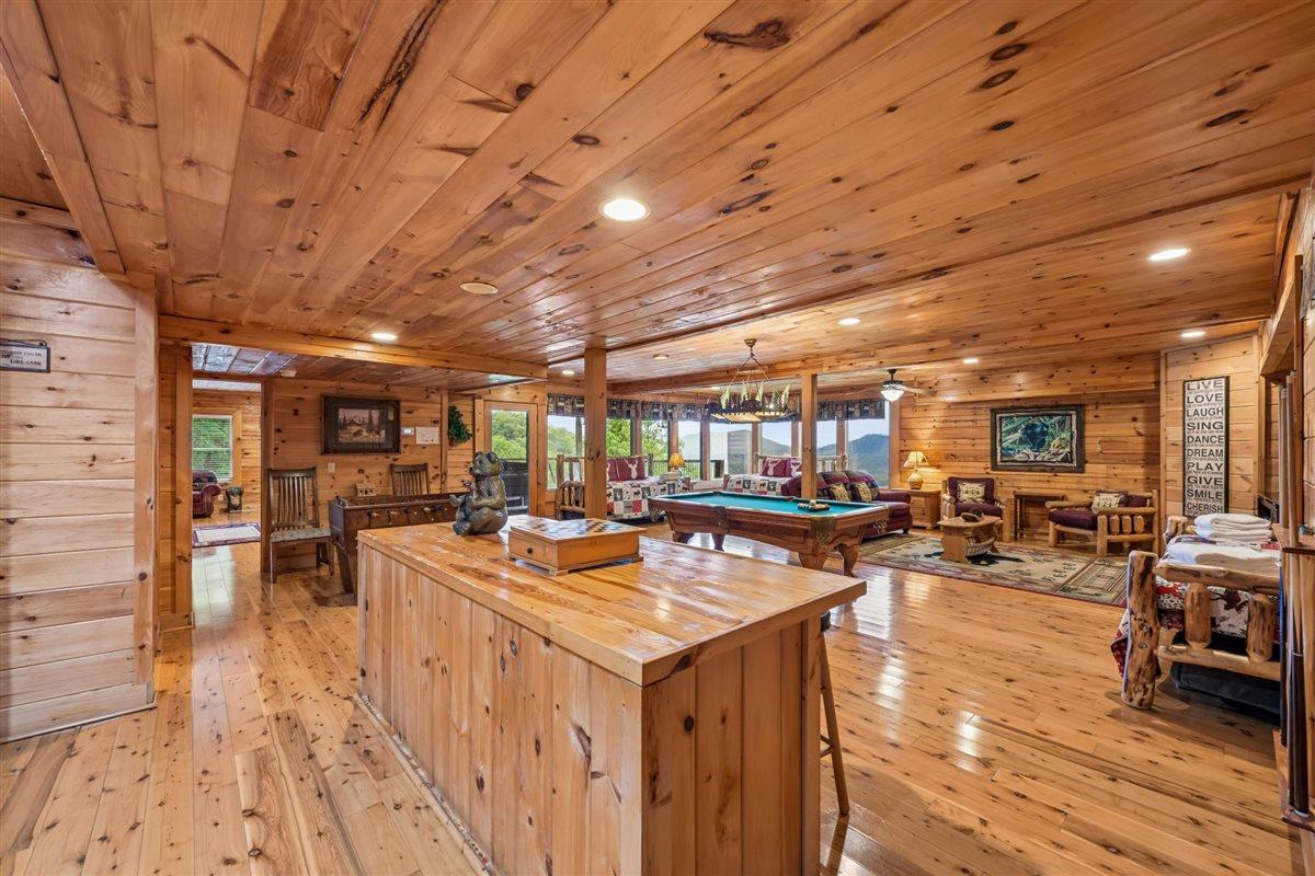 088Wet Bar