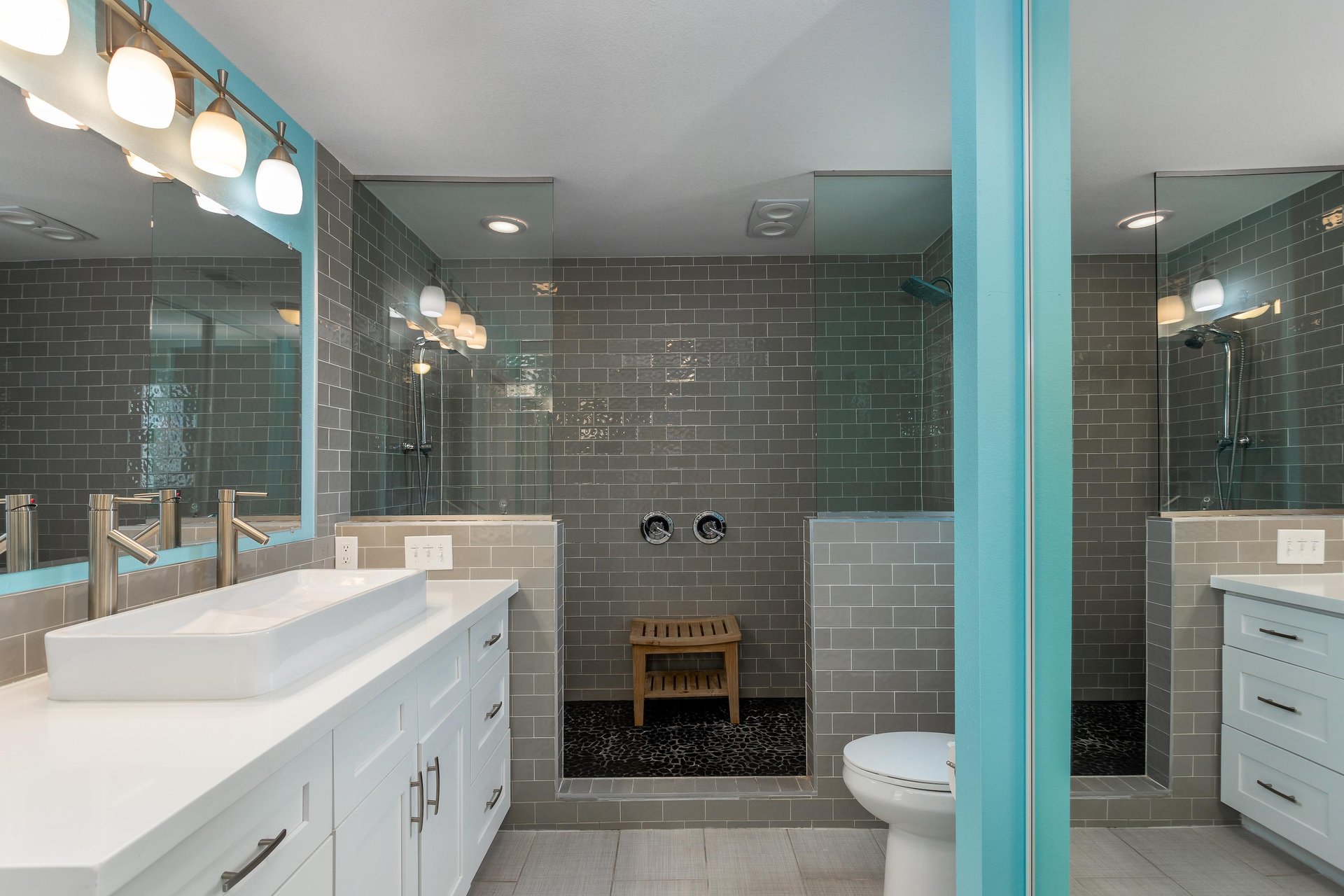 Pamper yourself in the luxurious bathroom