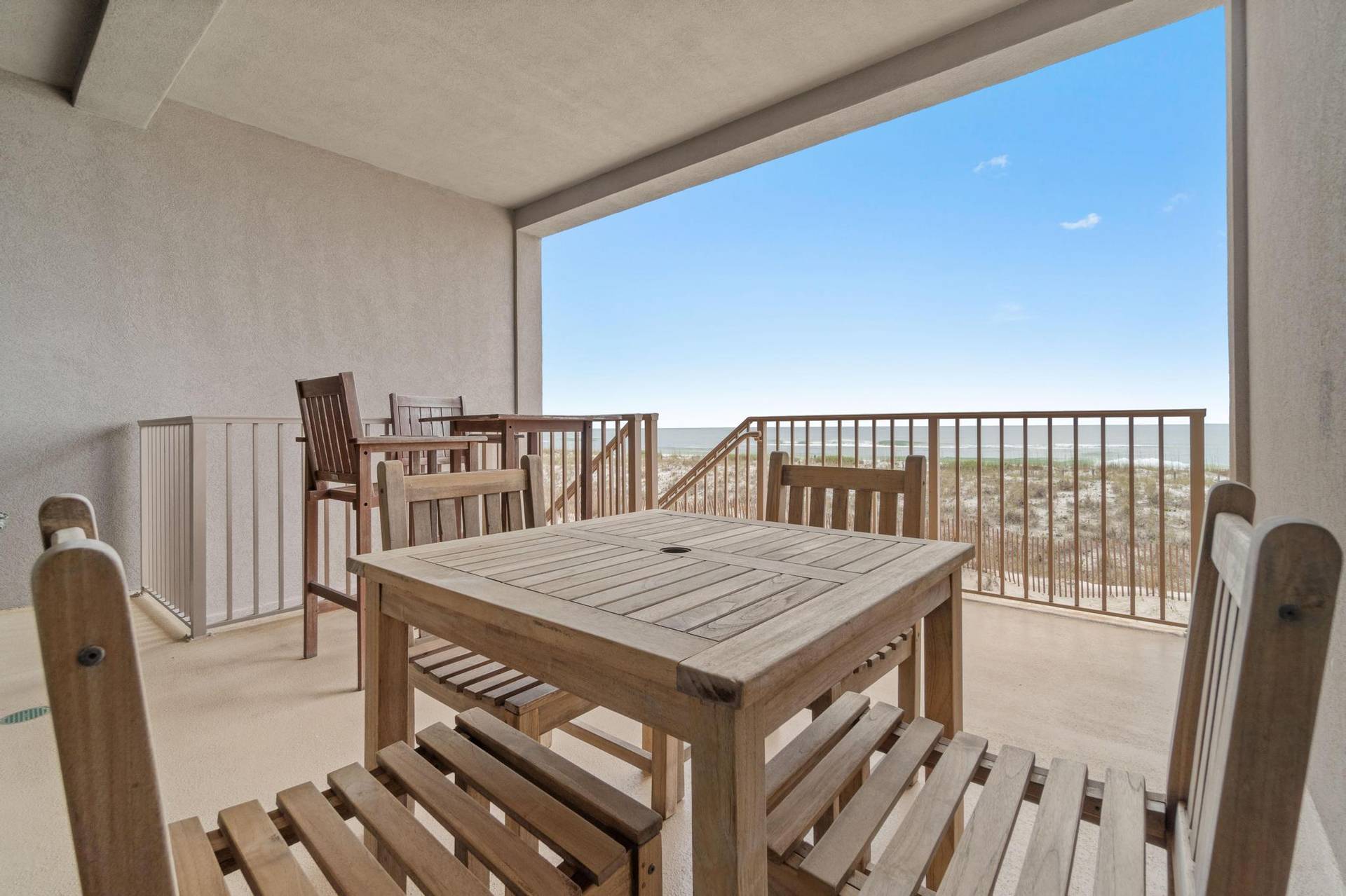 Deck Off Living
