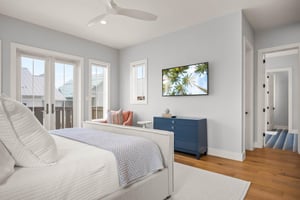 King Bedroom, 2nd Floor