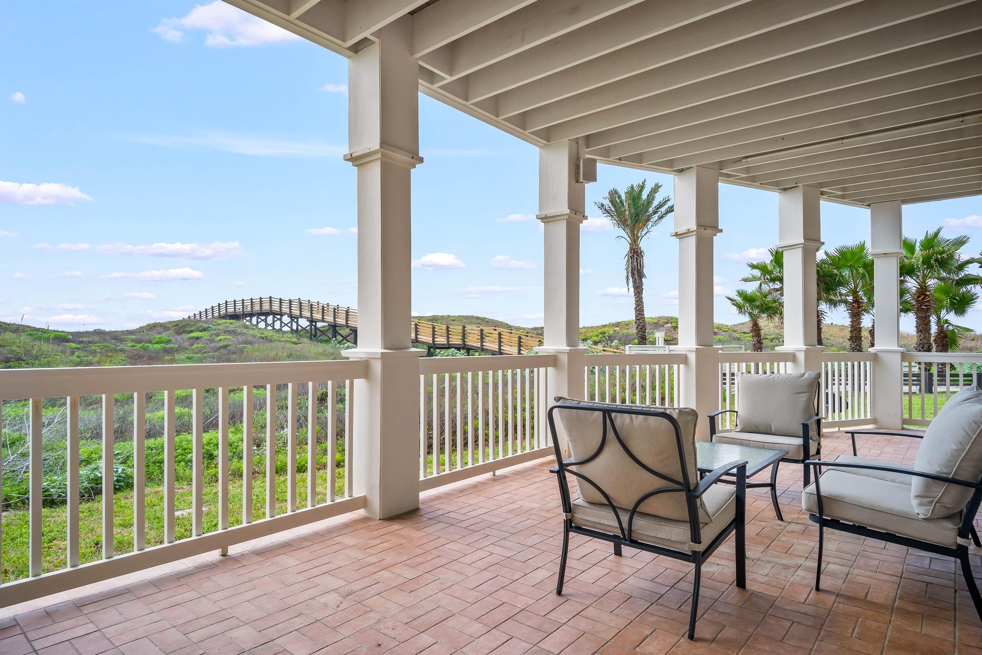 Wrap Around Porch, 1st Floor