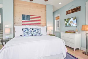 King Bedroom, 2nd Floor