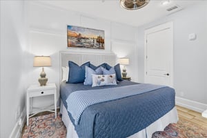 King Bedroom, 1st Floor