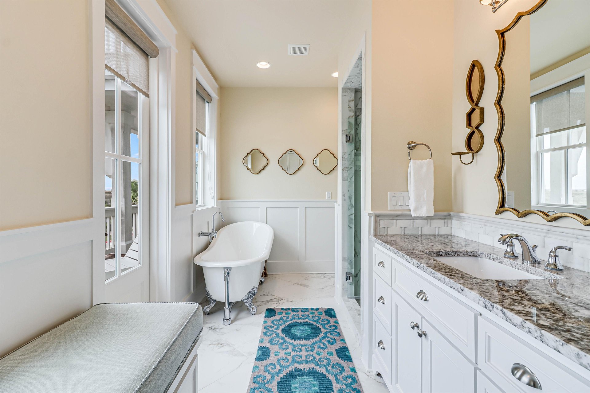 Queen Suite, 2nd Floor