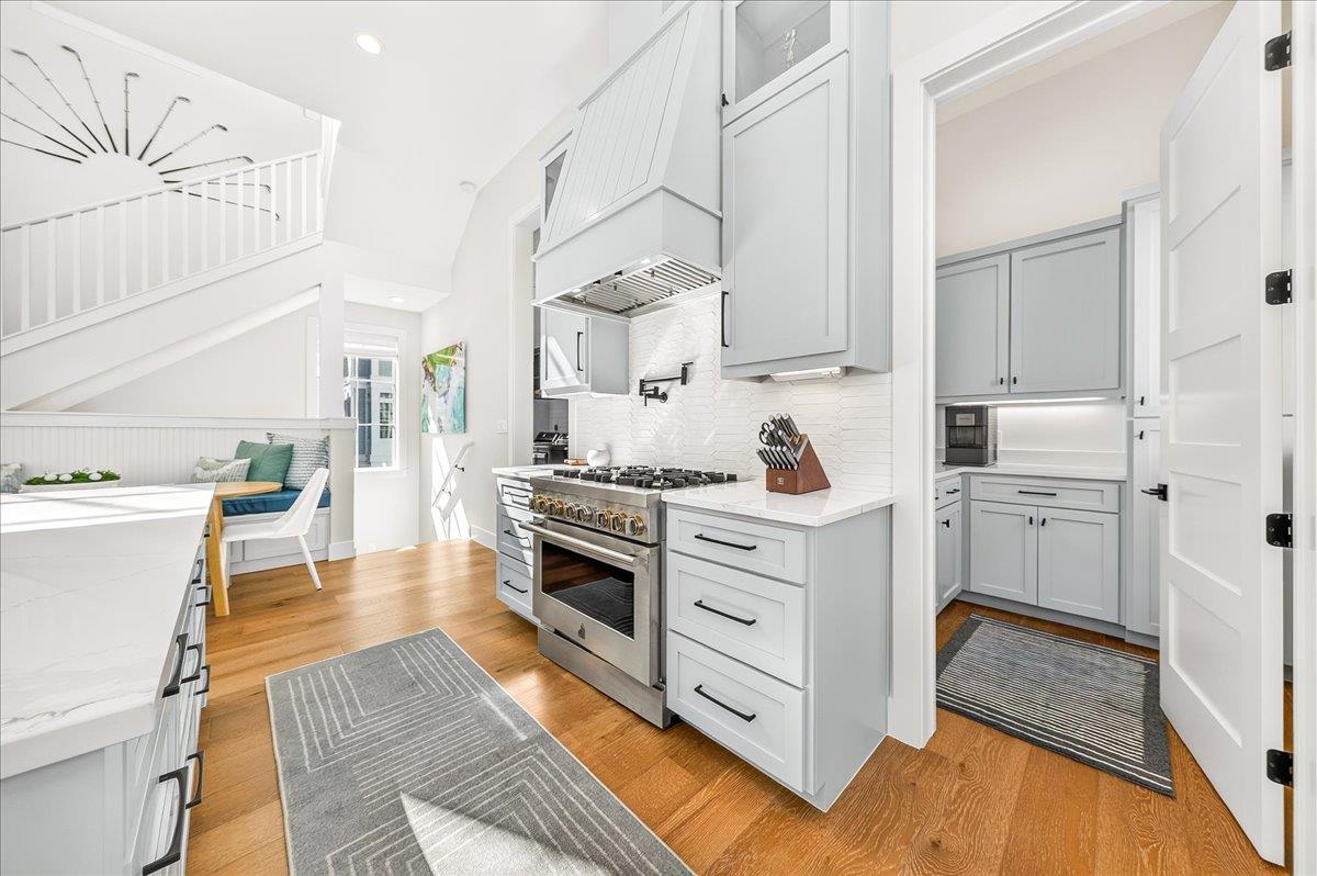 Kitchen, 2nd Floor