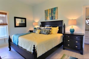 King Bedroom, 2nd Floor