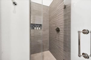 1st Floor, Second King Bathroom