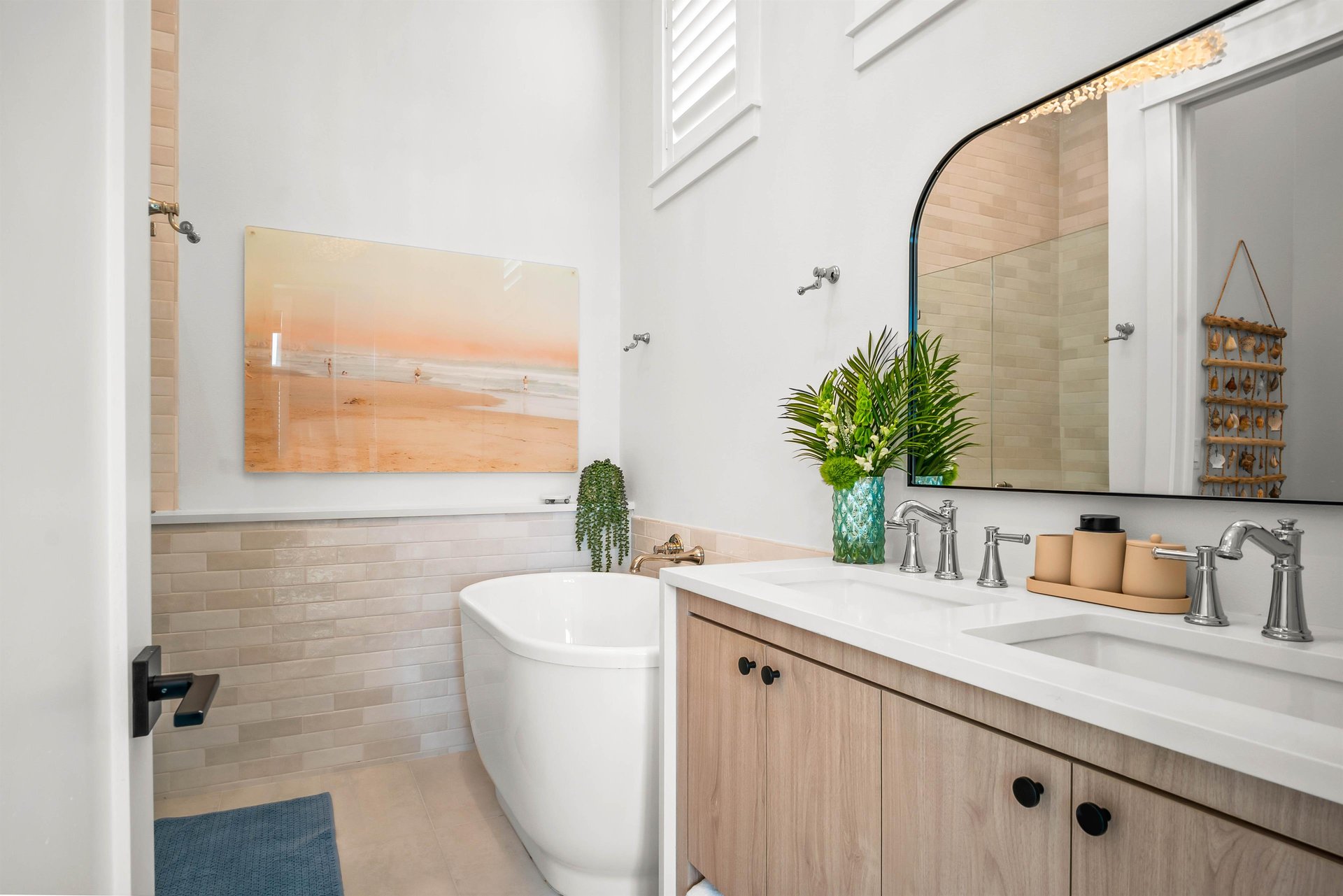 Primary King Bathroom, 2nd Floor