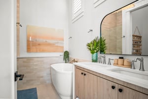 Primary King Bathroom, 2nd Floor