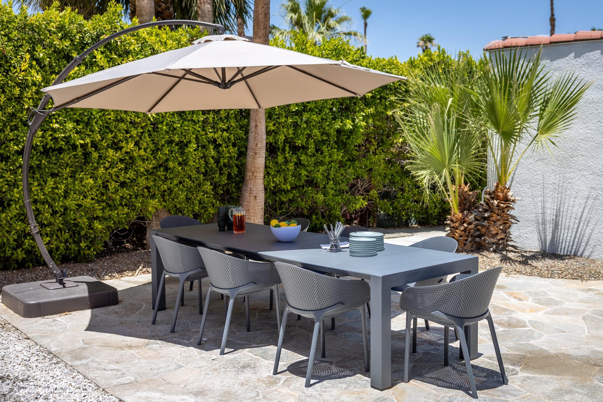 Dine al fresco