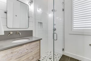 Queen Private Bathroom With Rainfall Showerhead