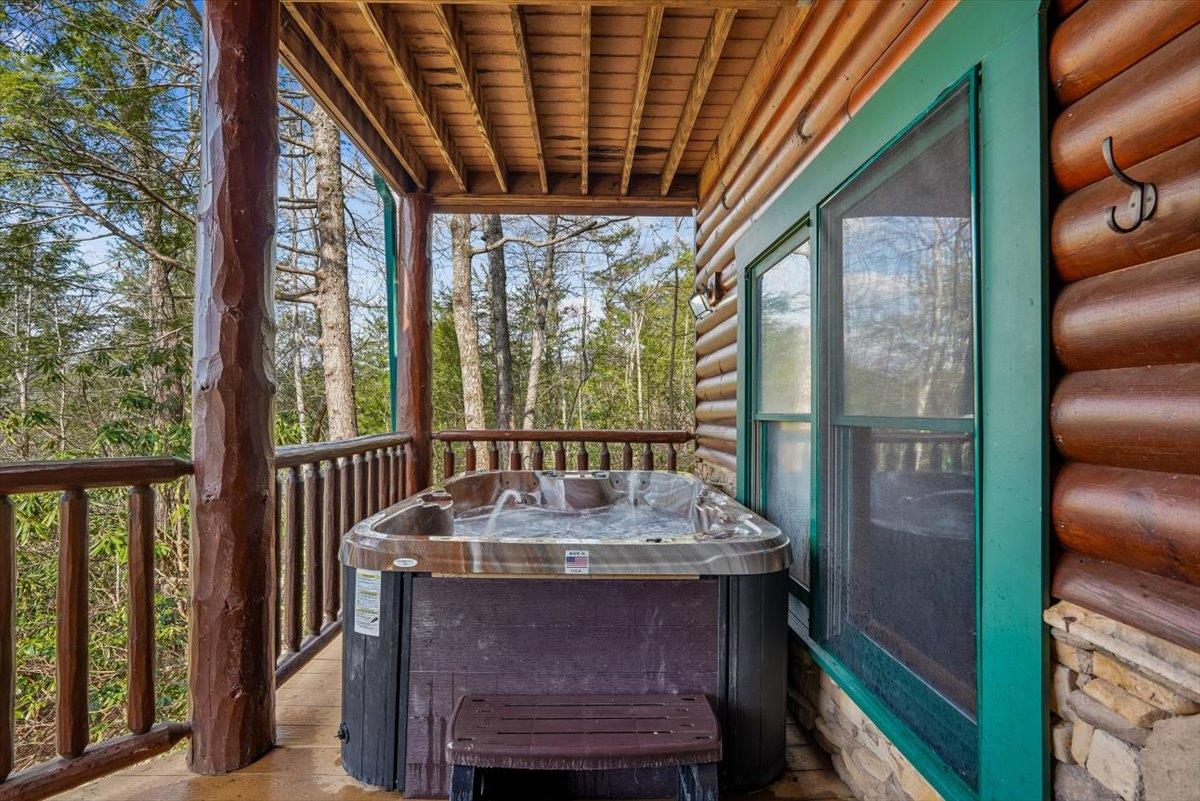 55Hot Tub