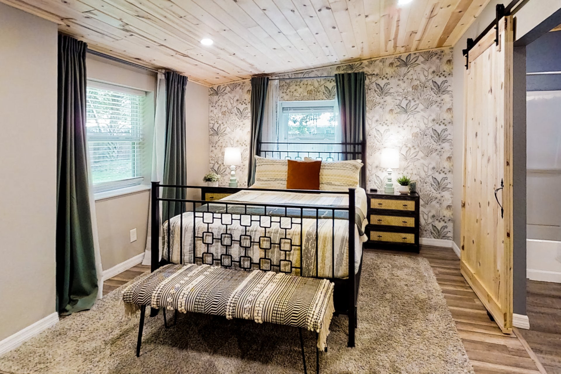 Cape Avenue Escape 18