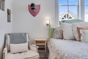 King Bed, Large Bedroom, 2nd Floor