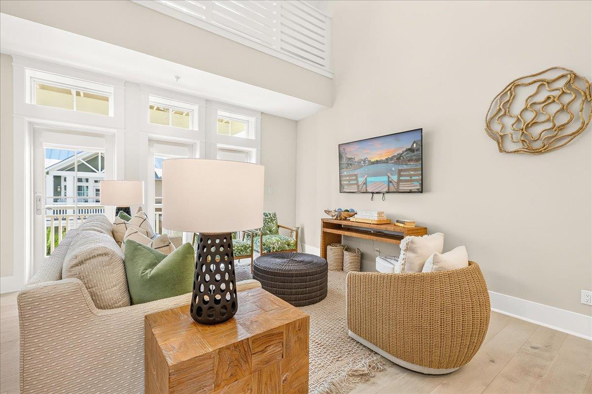 2nd Floor, Living Room