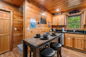 full size appliances w small table for 4