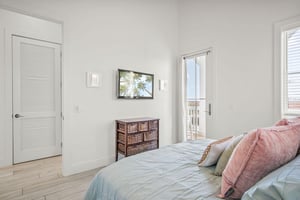 King Bedroom, 2nd Floor