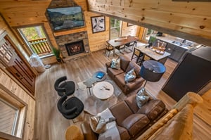 at flashy splashy lodge a 4 bedroom cabin rental located in gatlinburg