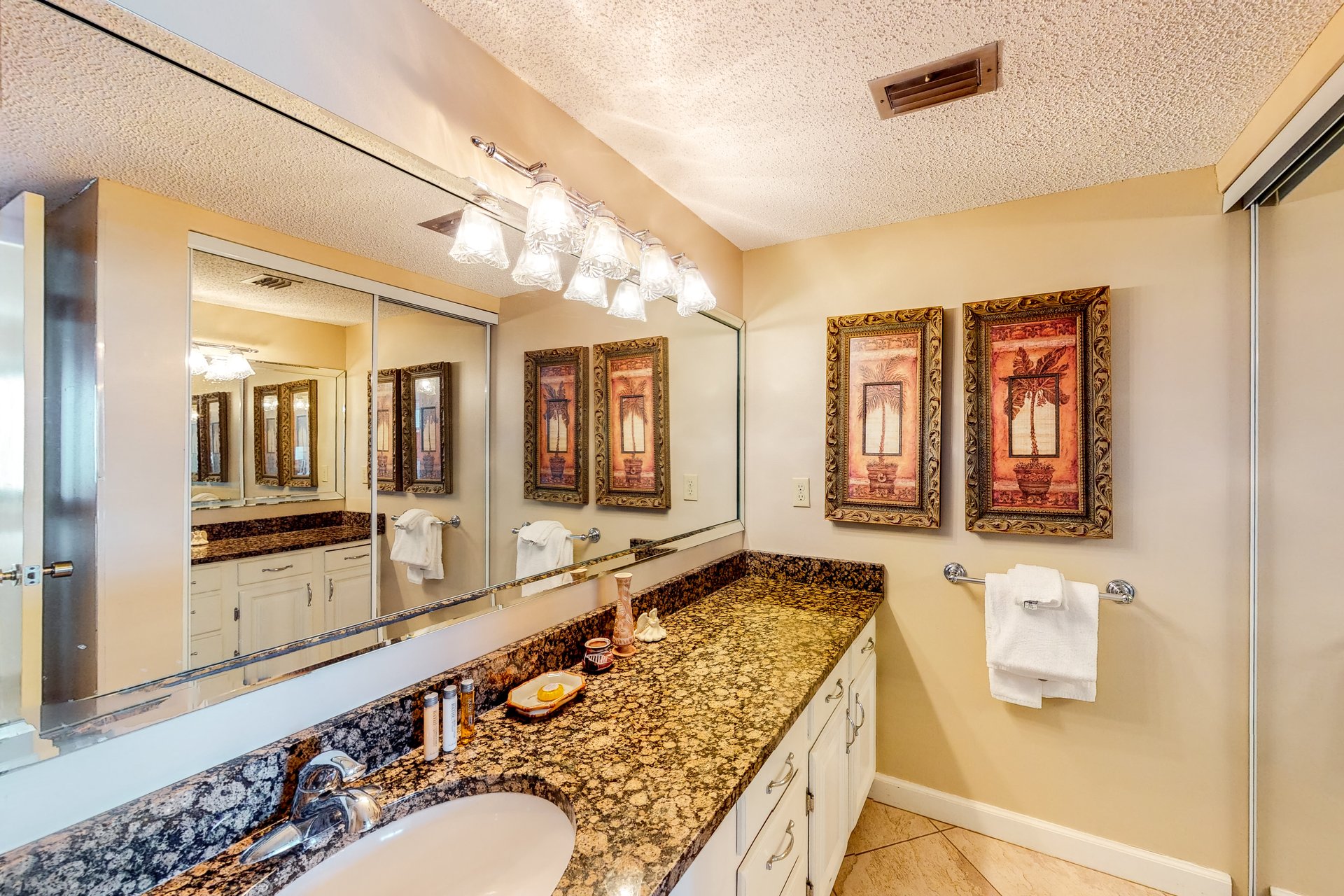 Emerald Towers 0503 6