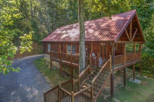 Lincoln Logs, a 2 bedroom cabin rental located in Gatlinburg