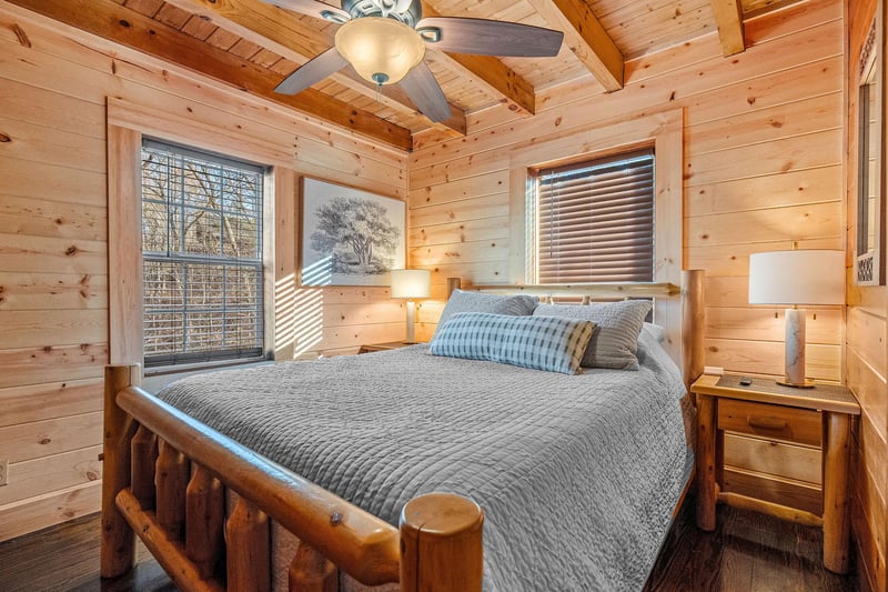 Queen bed with 2 windows