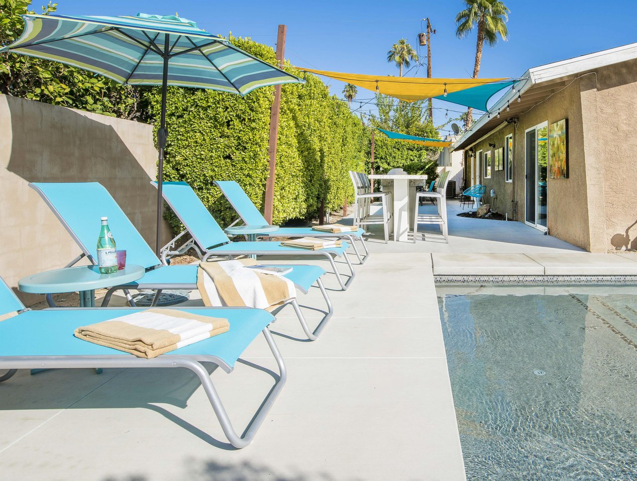 Plenty of poolside amenities