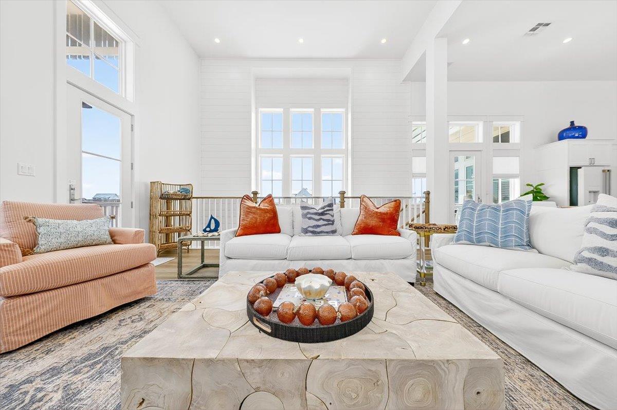 2nd Floor, Primary Living Room