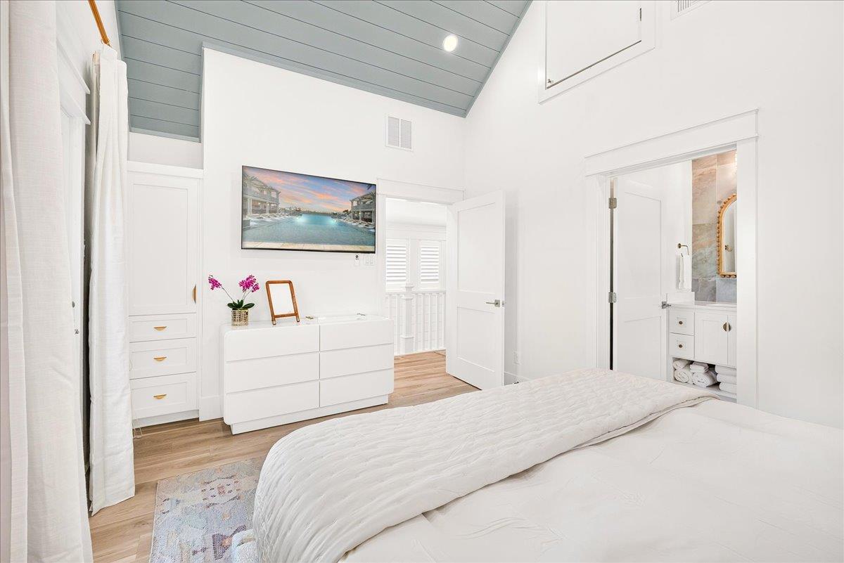 2nd King Bedroom, 2nd Floor